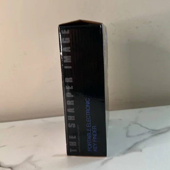 New-Sharper Image Key Finder with Black Design - Picture 3 of 11